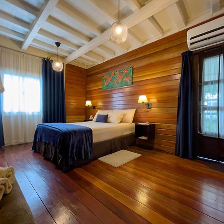 Prins Hendrik Suites باراماريبو المظهر الخارجي الصورة