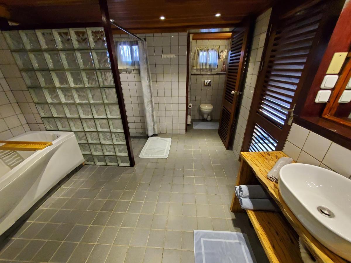 Prins Hendrik Suites باراماريبو المظهر الخارجي الصورة