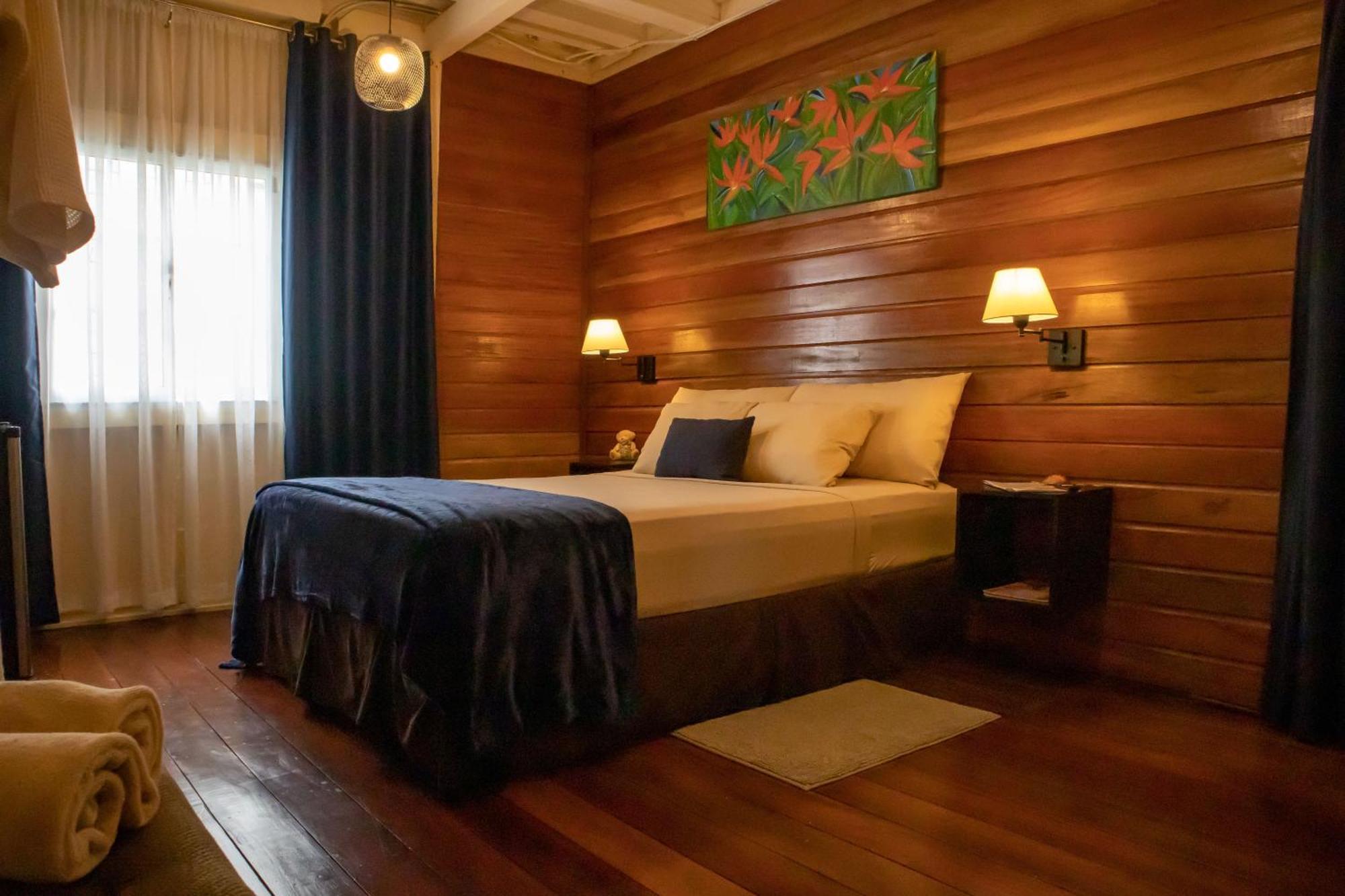 Prins Hendrik Suites باراماريبو المظهر الخارجي الصورة