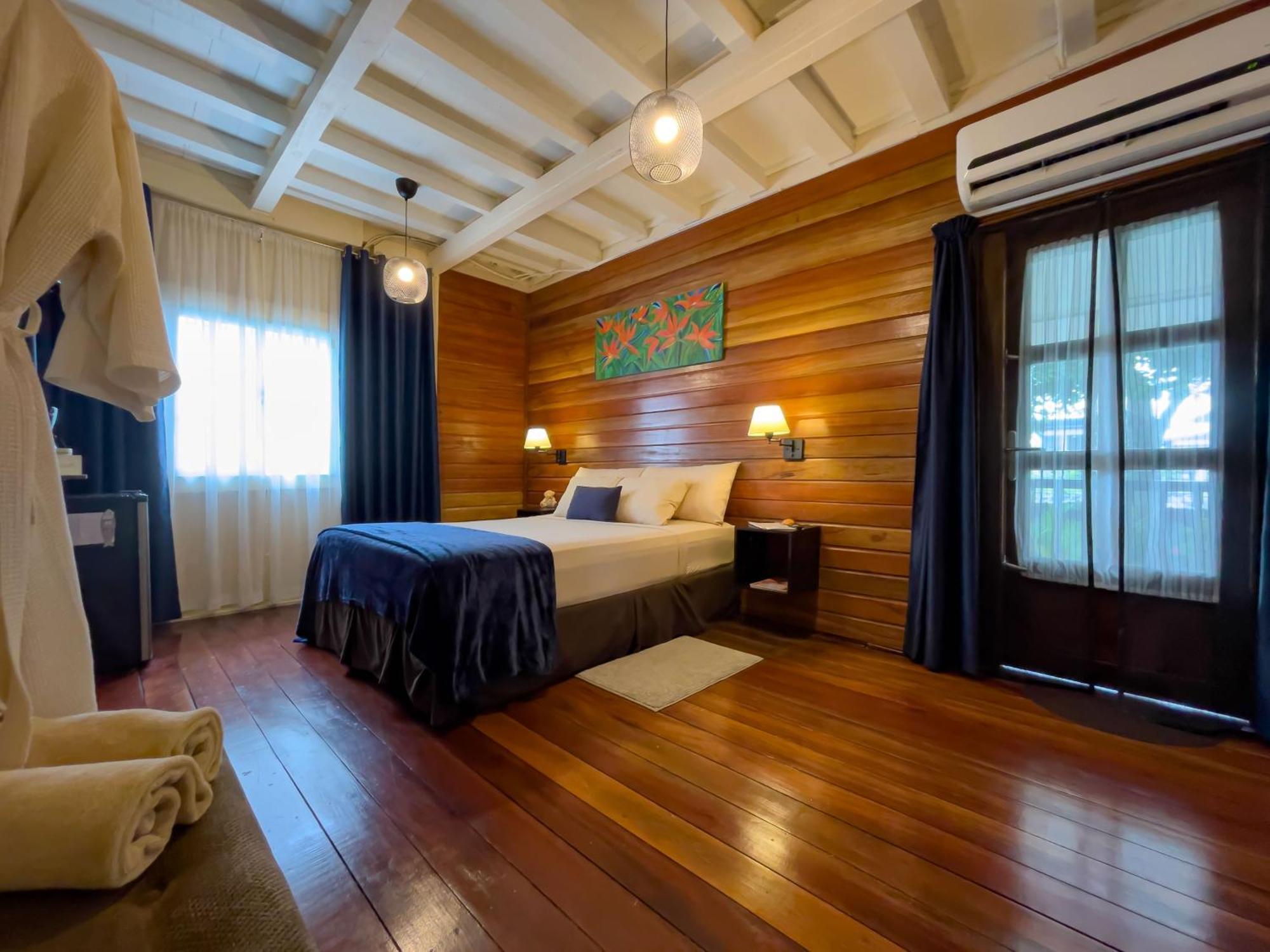 Prins Hendrik Suites باراماريبو المظهر الخارجي الصورة