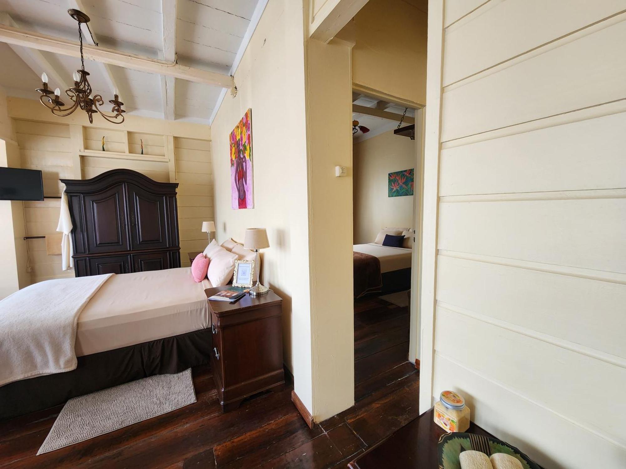 Prins Hendrik Suites باراماريبو المظهر الخارجي الصورة